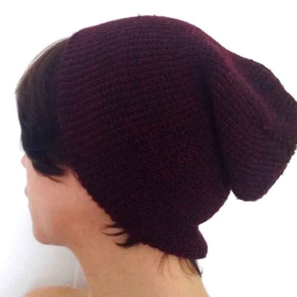 🌟 3/$30. Burgundy Speckled Acrylic Toque - Picture 2 of 4